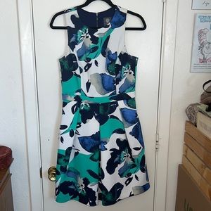 Vince Camuto Sleeveless Dress Blue and Green Pattern on a White Background